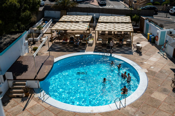 Außenbereich im Hotel Pinos Playa auf Mallorca