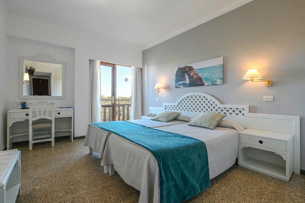 Doppelzimmer im Haupthaus mit frontalem Meerblick